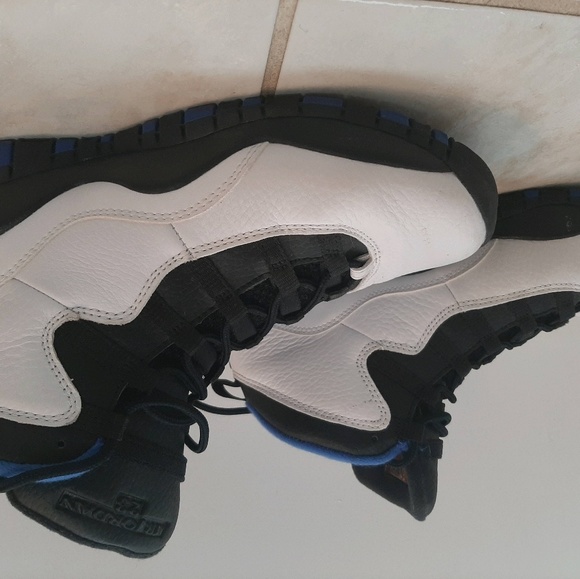 Shoes - Picture 1 of 4